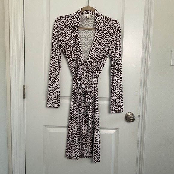 Diane‎ von Furstenberg Wrap Dress Floral Print Long Sleeve Career Size 4 - Picture 2 of 5